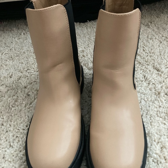 Tan/Black Chelsea Boots - Picture 7 of 9